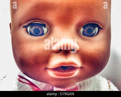Visage de poupée de bébé, effrayant Banque D'Images