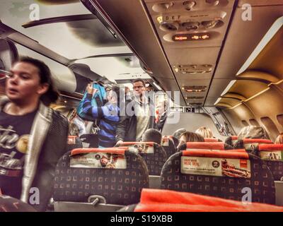 EasyJet, les passagers d'avion Banque D'Images