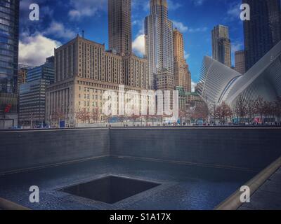 Attaques terroristes a laissé un trou sans fond à New York. World Trade Center, monument et Musée commémoratif du 11 septembre, un hommage au passé et un lieu d'espoir pour l'avenir. Banque D'Images