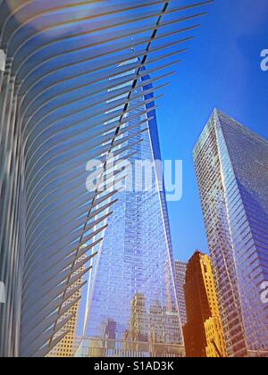 7 World Trade Center et signes de la station chemin d'oculus, NYC, USA Banque D'Images