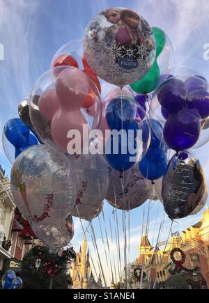 Ballons dans le royaume magique de Disney World, Orlando, Floride. Banque D'Images