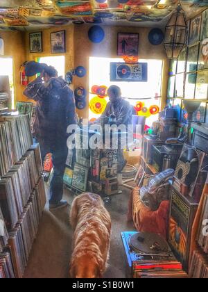 Magasin de disques locaux dans une petite ville Banque D'Images