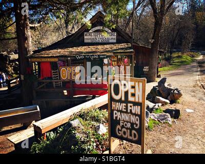 Magasin d'alimentation de la mine. Parc d'état historique de Columbia, Columbia, Tuolumne County, Californie, USA Banque D'Images