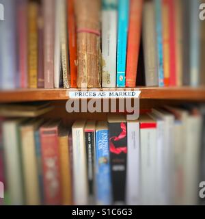 Livres d'occasion dans une librairie dans le marché à Cambridge, Royaume-Uni Banque D'Images