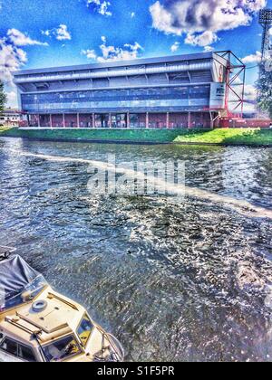 Fleuve Trent et Nottingham Forest Nottingham, au sol, East Midlands, Angleterre Banque D'Images