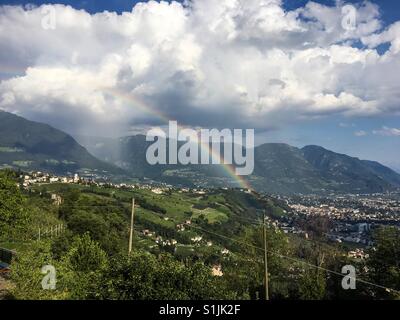 Arc-en-ciel sur Meran Banque D'Images