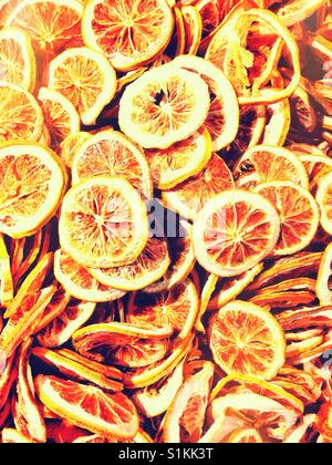 Tranches de citron séché. Banque D'Images
