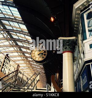 Réveil de l'ère victorienne à la gare de York York en Angleterre Banque D'Images