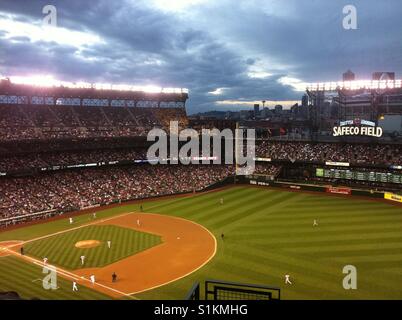 Safeco Field at Dusk, Seattle, WA Banque D'Images