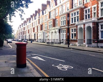 Chelsea street dans un quartier calme matin Banque D'Images