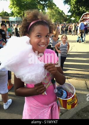 Minnesota State Fair. 10-ans fille afro-américaine avec la barbe. 29 août, 2017 Banque D'Images