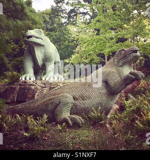 Les dinosaures de pierre à Crystal Palace Park Banque D'Images