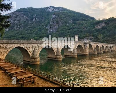 Visegrad Bosnie-Herzégovine Mehmed pasa Sokolovic et rivière Drina Banque D'Images