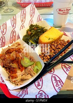 Repas de porc chez Moe's BBQ, Pawleys Island, Caroline du Sud Banque D'Images