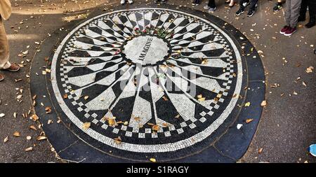 Imaginez Mosaic, John Lennon memorial, champs de fraises, New York City, États-Unis d'Amérique. Banque D'Images