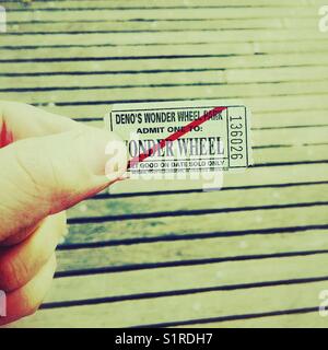 Billet pour Deno's wonder wheel, Coney Island, Brooklyn, États-Unis d'Amérique. Banque D'Images