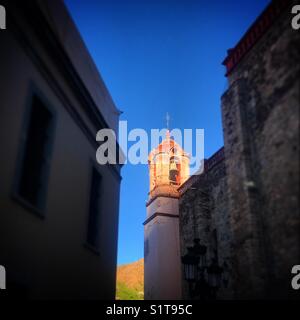 La lumière du soleil illumine l'église de San Diego de Alcalá à Guanajuato, Mexique Banque D'Images