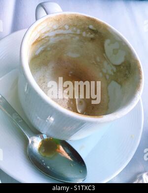 Tasse cappuccino vide Banque D'Images