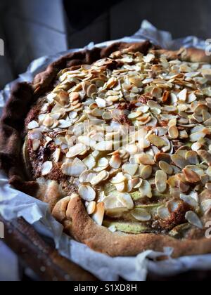 Amande, chocolat, poire et tarte. Banque D'Images