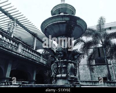 Fontaine de jardin Banque D'Images