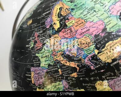 L'Europe sur un globe vintage coloré Banque D'Images