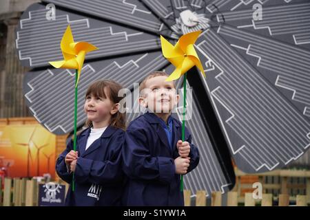 Science Festival International d'Édimbourg, fourni par EDF Energy, marque sa 30e édition cette année qu'il s'ouvre demain, samedi 31 mars avec un thème de la vie, l'univers et tout. Banque D'Images