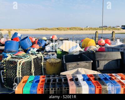 Les engins de pêche sur le quai de Mudeford dans le Hampshire en Angleterre Banque D'Images