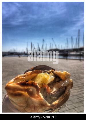 Rôti de Bœuf et légumes pudding Yorkshire emballage sur le Ipswich Waterfront. Banque D'Images