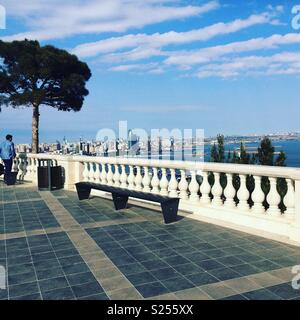 Vue sur la mer Caspienne à partir de Dagustu Park, Baku, Azerbaïdjan Banque D'Images