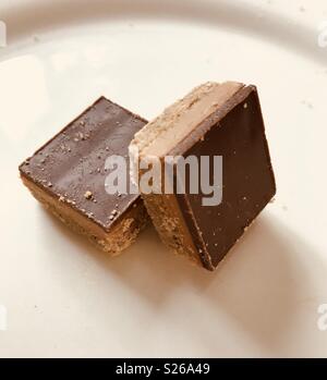 Millionaire Shortbread sur une assiette blanche Banque D'Images