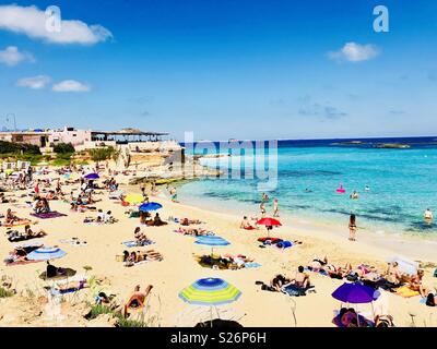 Plage de Cala Conta, Ibiza, Baléares, Espagne, Europe Banque D'Images