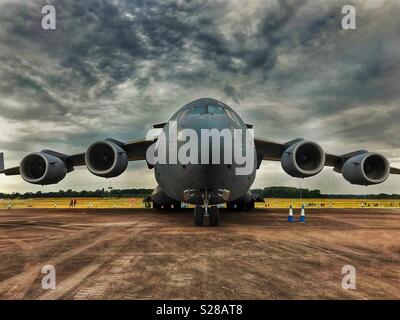 Boeing C-17A Globemaster aéronefs de transport lourd en hongrois marquages de l'Armée de l'air Banque D'Images