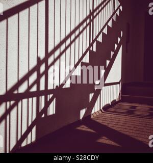 Ombre d'un escalier contre un mur en El Porto, Californie près de Manhattan Beach Banque D'Images