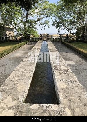 Rill dispositif de l'eau dans les jardins de la Villa Lante près de Viterbe, Italie. Banque D'Images