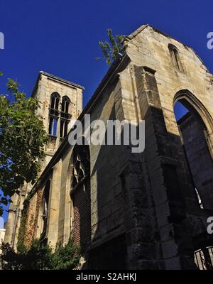 L'église Saint-Pierre-du-Châtel ; church ruins à Rouen, Normandie, France Banque D'Images