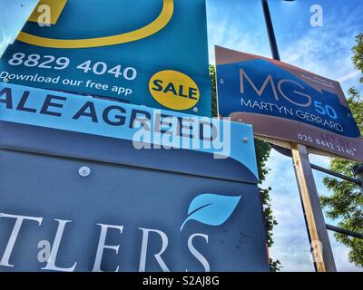 Agent immobilier signe du West End à Londres, en Angleterre Banque D'Images