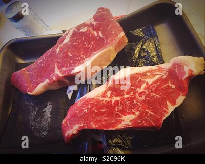 New York strip steak cru close-up, USAA Banque D'Images