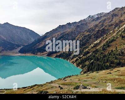 Le "Grand Lac" près de Almaty (Kazakhstan). Banque D'Images