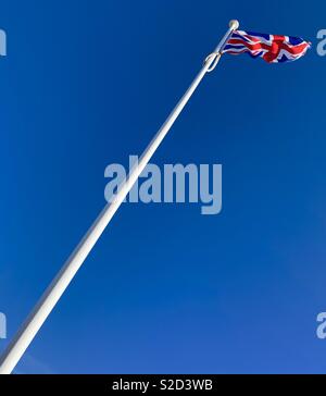 L'union flag qui oscille au vent sur une bonne journée ensoleillée Banque D'Images