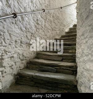 Escalier en pierre qui monte Banque D'Images