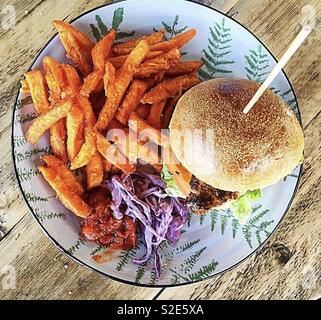 Burger et frites Banque D'Images