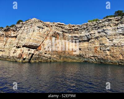 Les célèbres falaises de Telascica Parc national sur l'île de Rab en Croatie Banque D'Images
