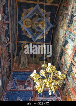 L'intérieur de l'église du monastère de Sinaia, en Roumanie. Banque D'Images
