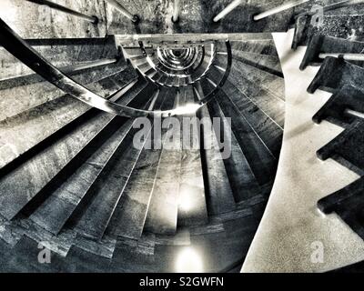 À un escalier en spirale vers le bas dans l'hôtel Rival de Stockholm, Banque D'Images