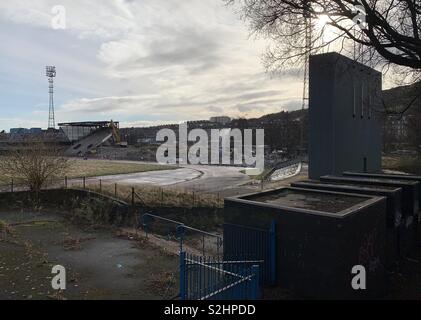 Le mardi 19 février 2019 : Édimbourg, Écosse. Des travaux de démolition continue à la tribune au stade de Meadowbank. Stade Meadowbank était à la maison à la 1970 et 1986 Jeux du Commonwealth. Banque D'Images