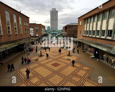 La cité parlementaire Coventry City Centre à une baisse de la Cité parlementaire Banque D'Images