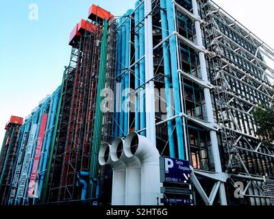 Centre Pompidou à Paris France conçu par Richard Rogers et Renzo Piano Banque D'Images
