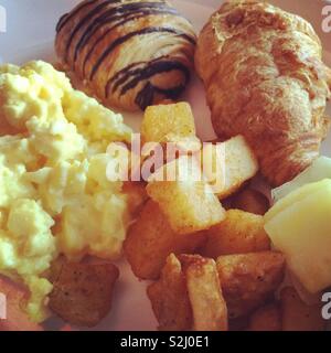 À partir de la plaque d'un hôtel petit-déjeuner buffet Banque D'Images