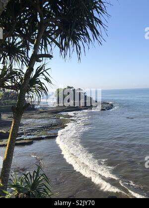 Tanah Lot temple de l'eau à Bali Banque D'Images