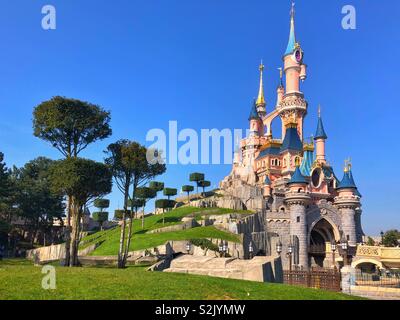 Le château Disney, Disneyland Paris. Banque D'Images